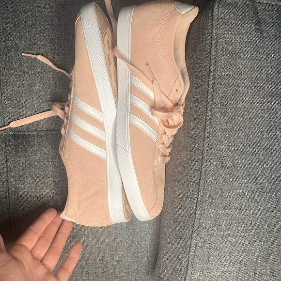 Worn probably once or twice, adidas women’s shoes size 11 - Picture 6 of 7